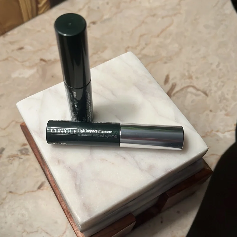Two brand new Clinique.Massacrer’s.High impact 01 Black color. - Picture 3 of 4